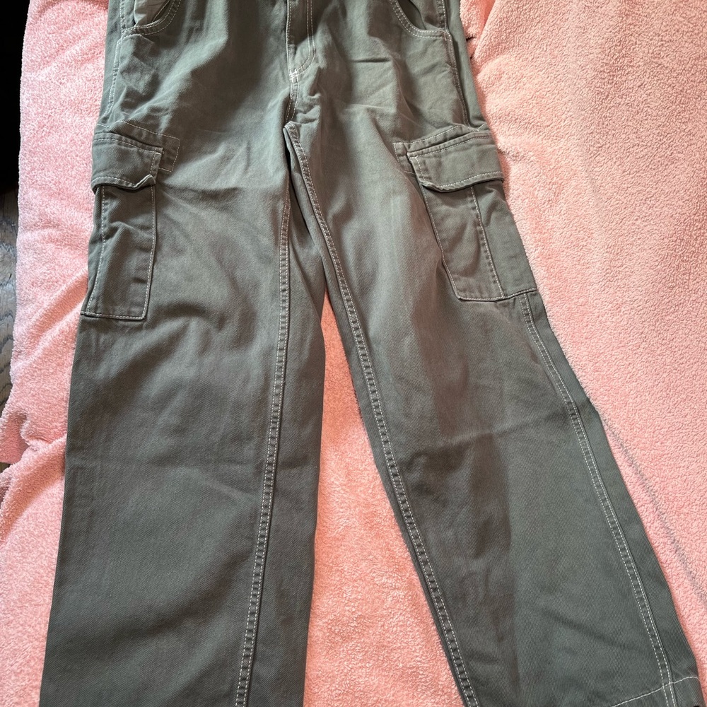 Bershka Men's Olive Cargo Jeans